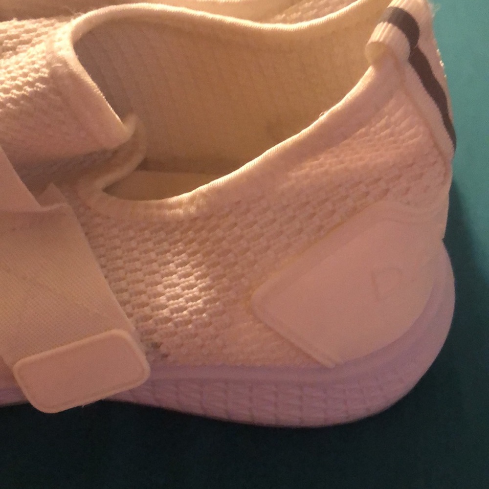 Women’s White Size 9 Danskin Shoes - Picture 3 of 9